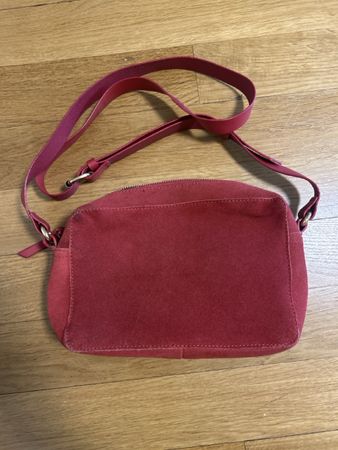 Rotes Wildleder Täschli von Mint & Berry