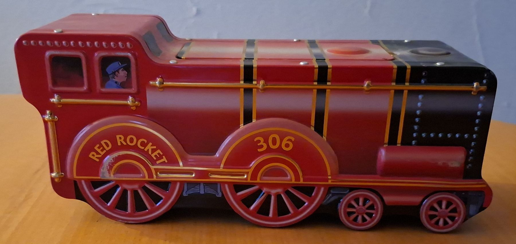 Tutte le decorazioni: Coole rote Blechdose in Form einer Lokomotive "Red Rocket" – Usato da Fehraltorf venduto da Vakael