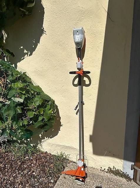 Tutti gli attrezzi: Stihl débroussailleuse FSA 101 neuve  – Nuovo e nell'imballaggio originale da Colombier VD venduto da DENYSE01 2
