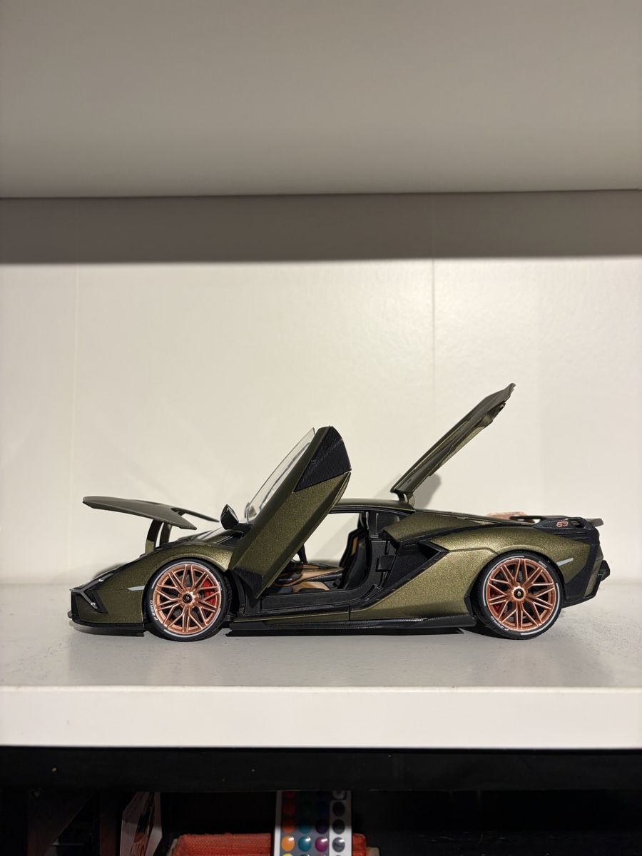 Lamborghini Modellini d'auto: Lamborghini Sian 1/18 – Nuovo (secondo la descrizione) da Gland venduto da rom_x75q 1