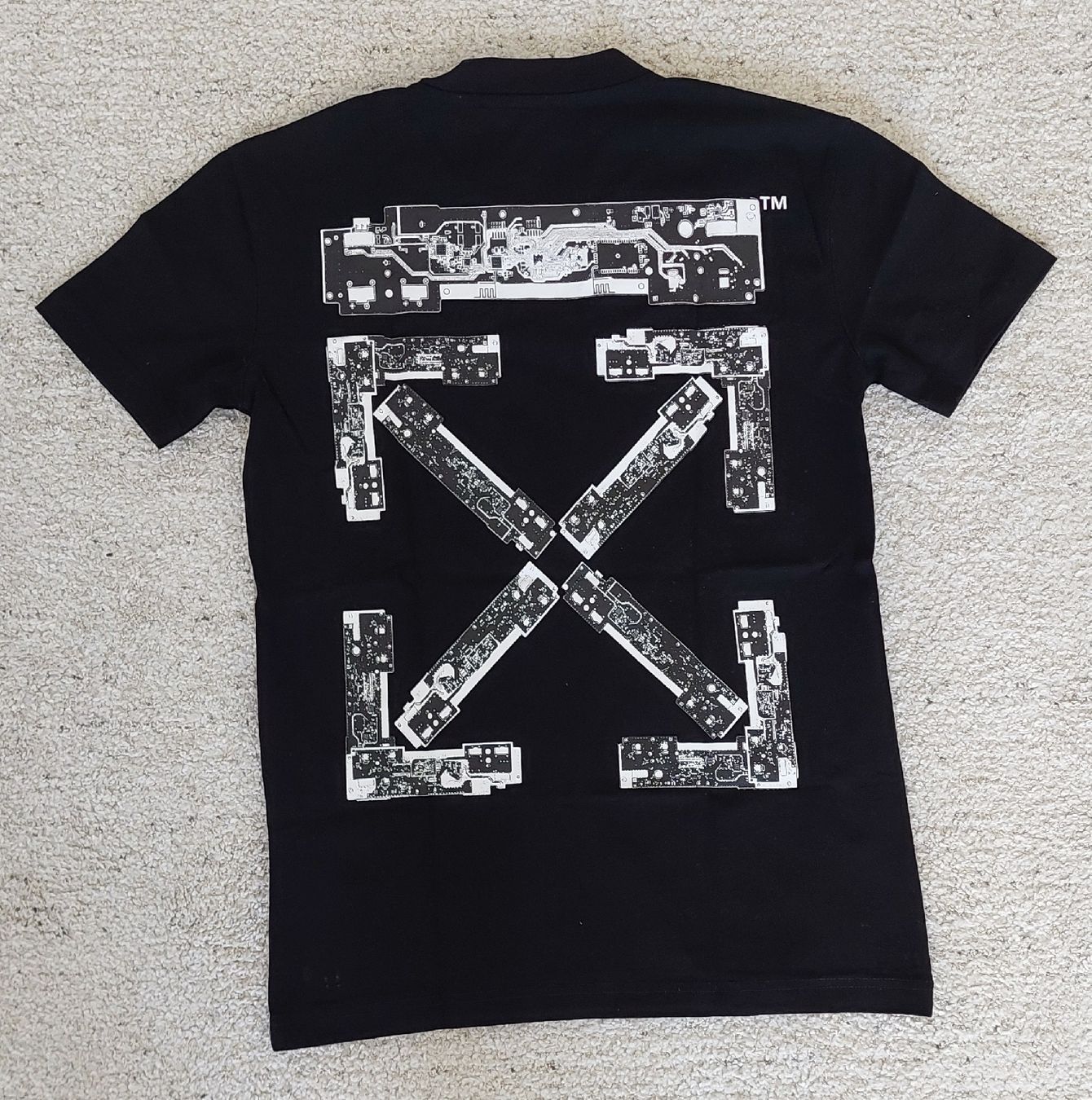 Off-White T-Shirts: T-Shirt Off White – Neu (gemäss Beschreibung) aus Dübendorf von huebi01 1