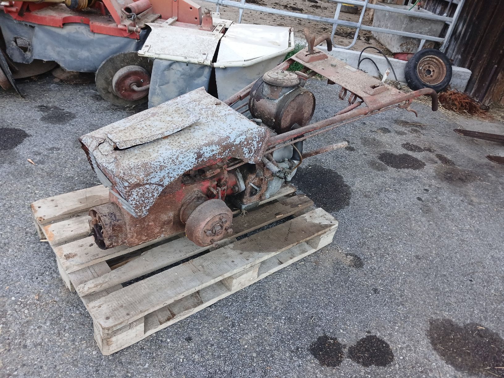 Bucher Tutte le macchine: Bucher M600 – Difettoso da Krinau venduto da P.grob