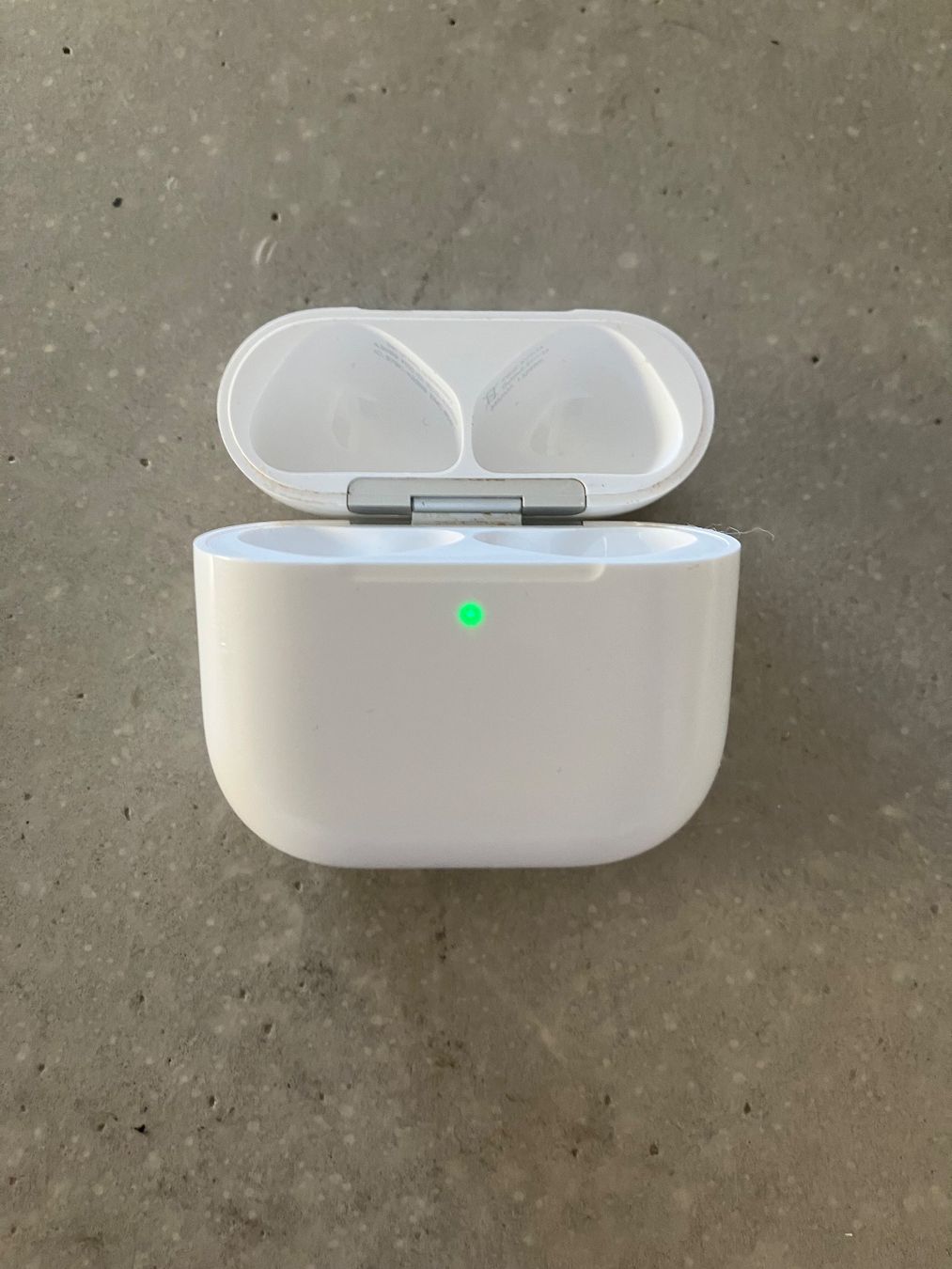 Apple Cuffie: APPLE AIRPODS 4 CASE ANC – Usato da Lausanne venduto da mr.v
