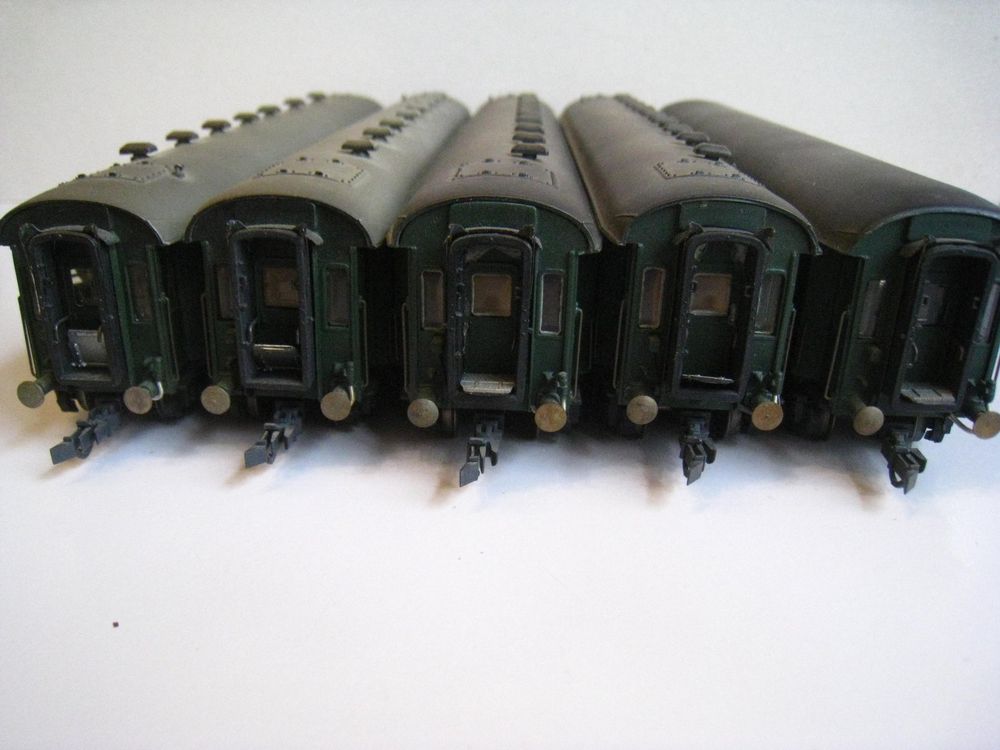 Metropolitan Modelleisenbahnen: Metrop, 5 Wagen-Set der SBB RIC, mit Kurzkupplungskinematik – Gebraucht aus Buchs ZH von swiss-train 1