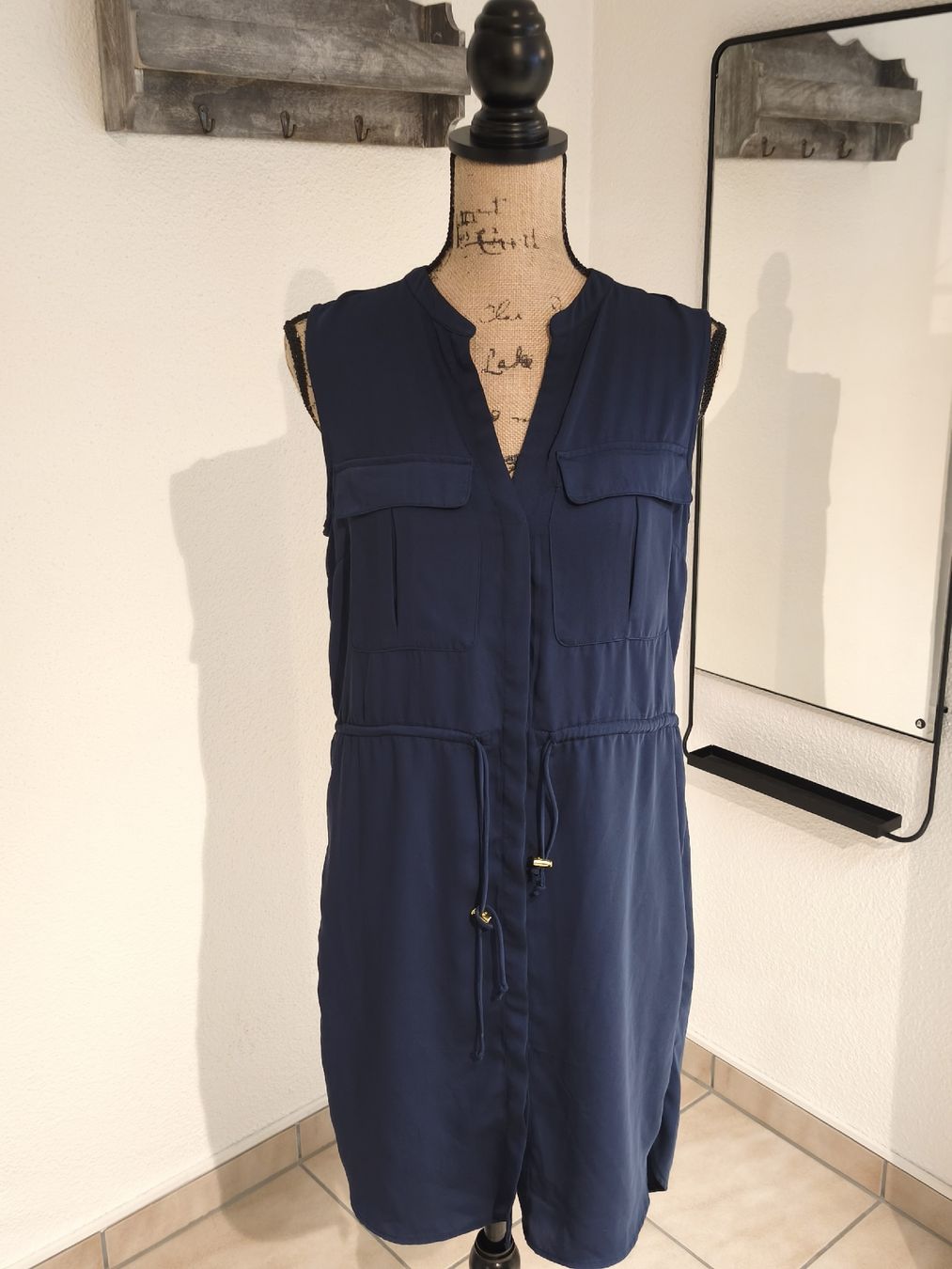 H&M Vestiti: H&M Kleid dunkelblau Grösse 40 – Nuovo (secondo la descrizione) da Emmetten venduto da SecondhandSiska