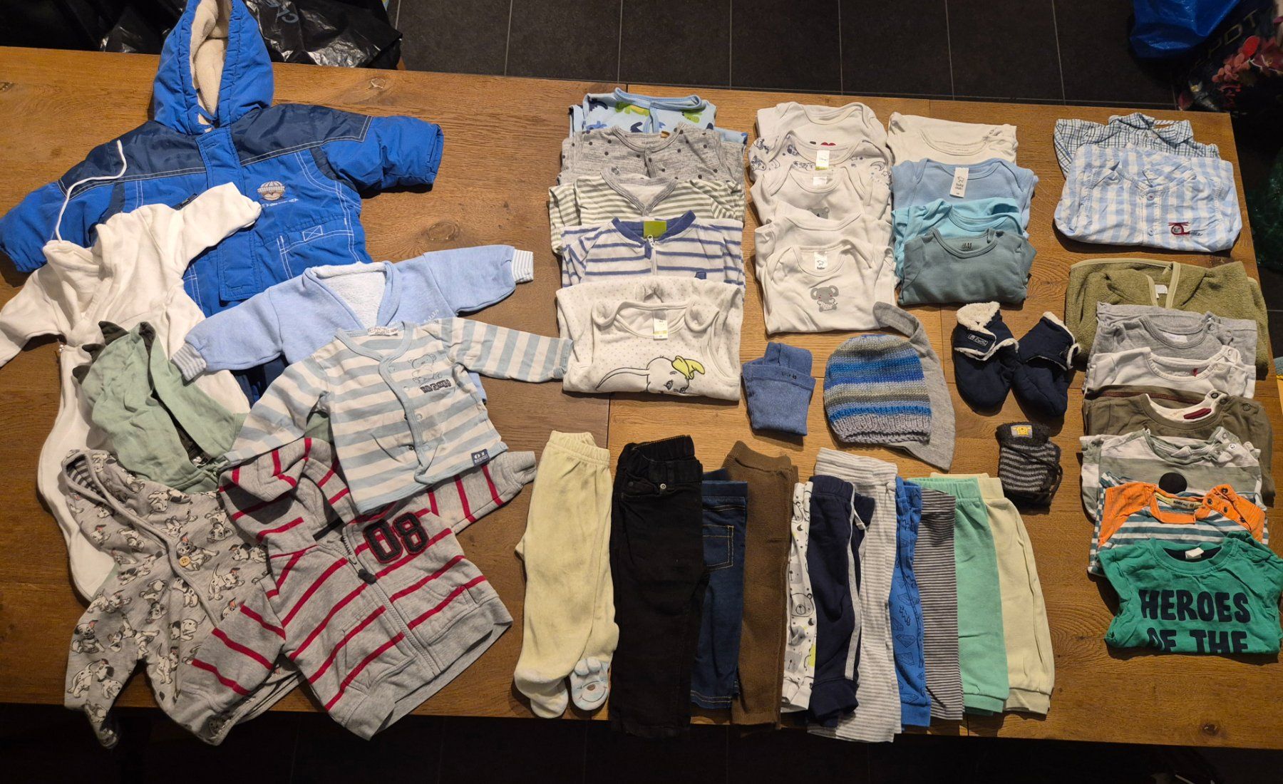 Lotti & Set di vestiti: Kleider Paket 2, 46 Teile, Winter, Grösse 68 – Usato da Menzingen venduto da bostit69