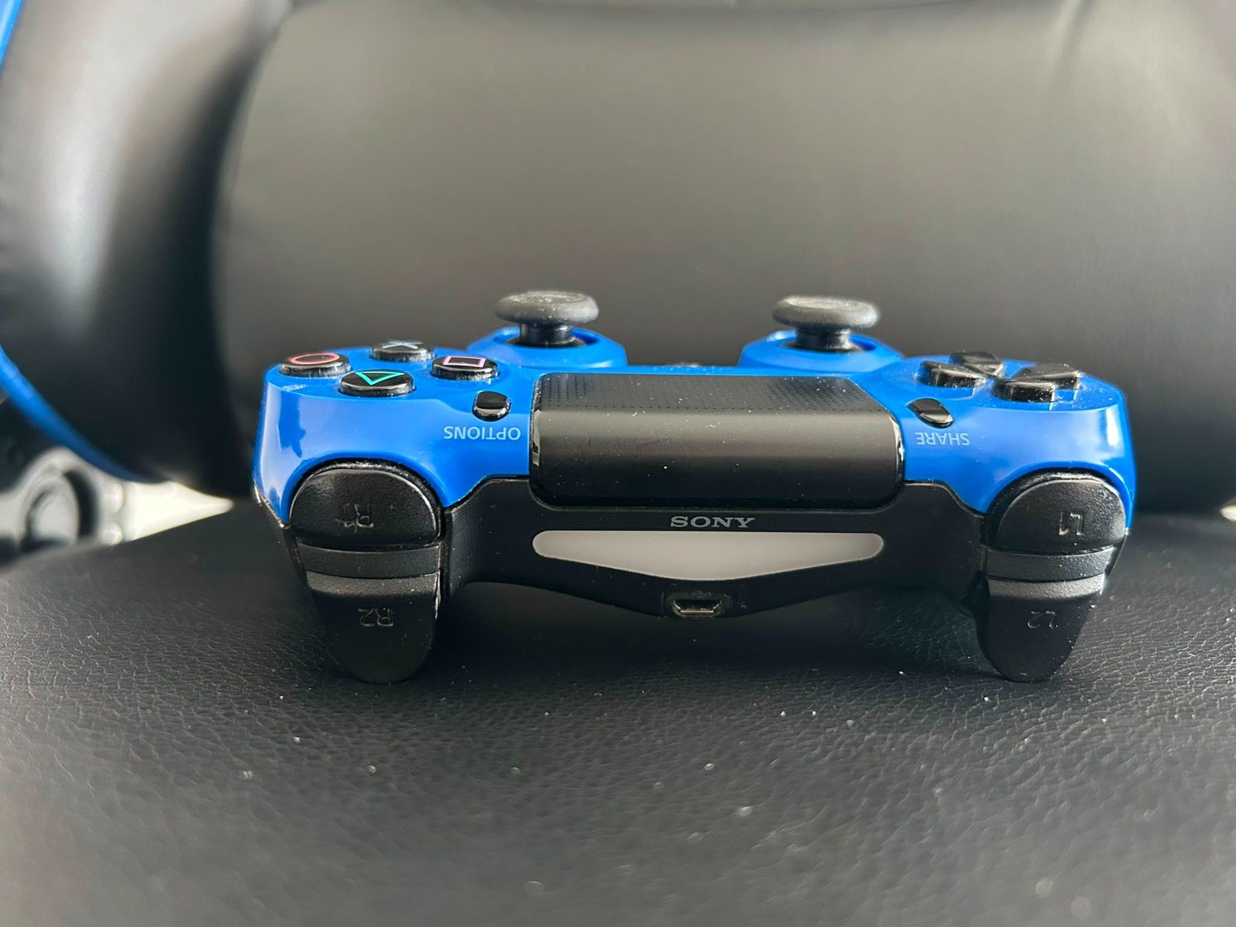 Sony Controller: PS 4 Controller – Usato da Madetswil venduto da Luck_4_Ever 2