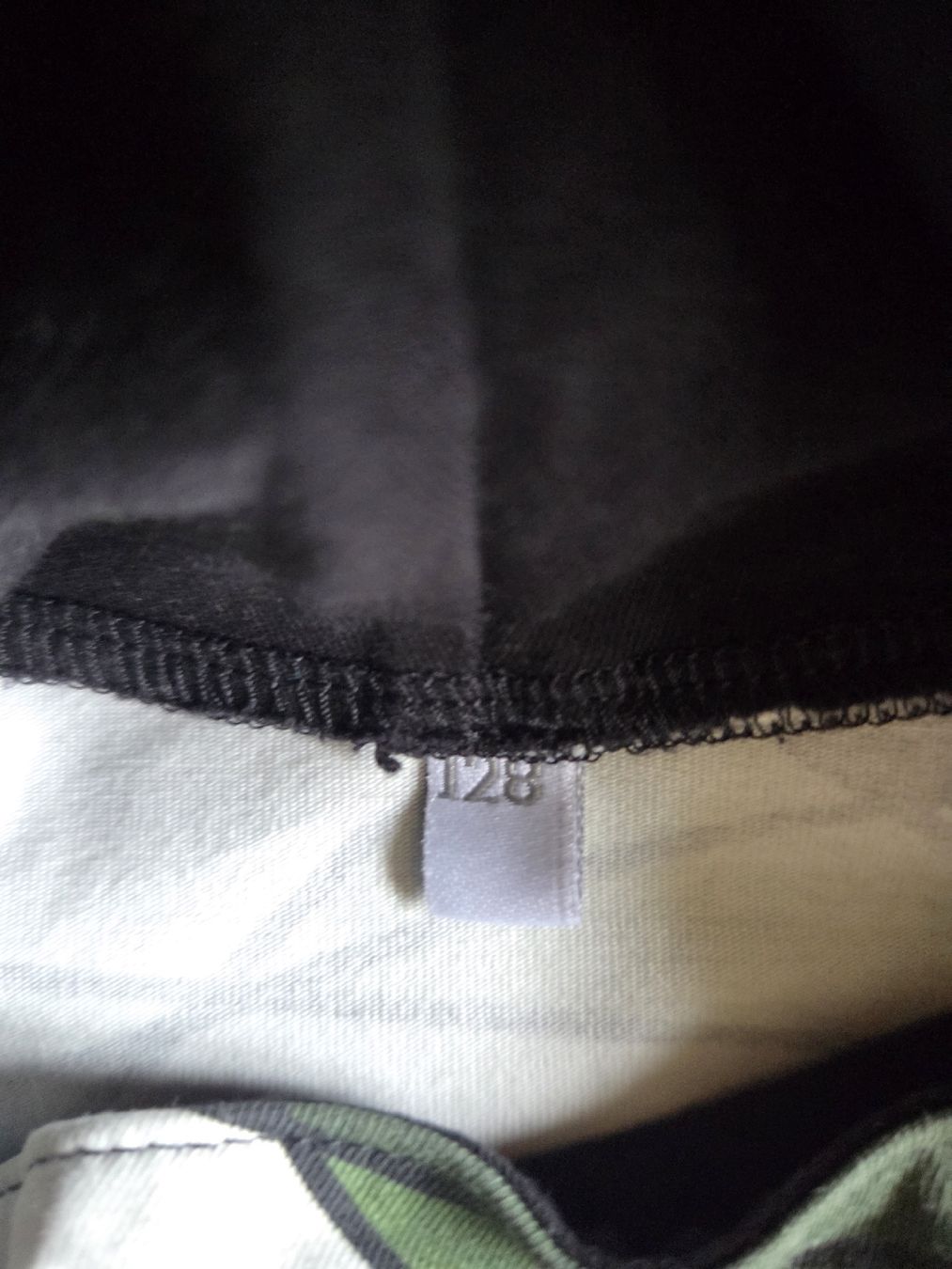 Pullover & Sweatshirts: Handmadepullover Dino 128 – Gebraucht aus Uznach von Unicorn81 1