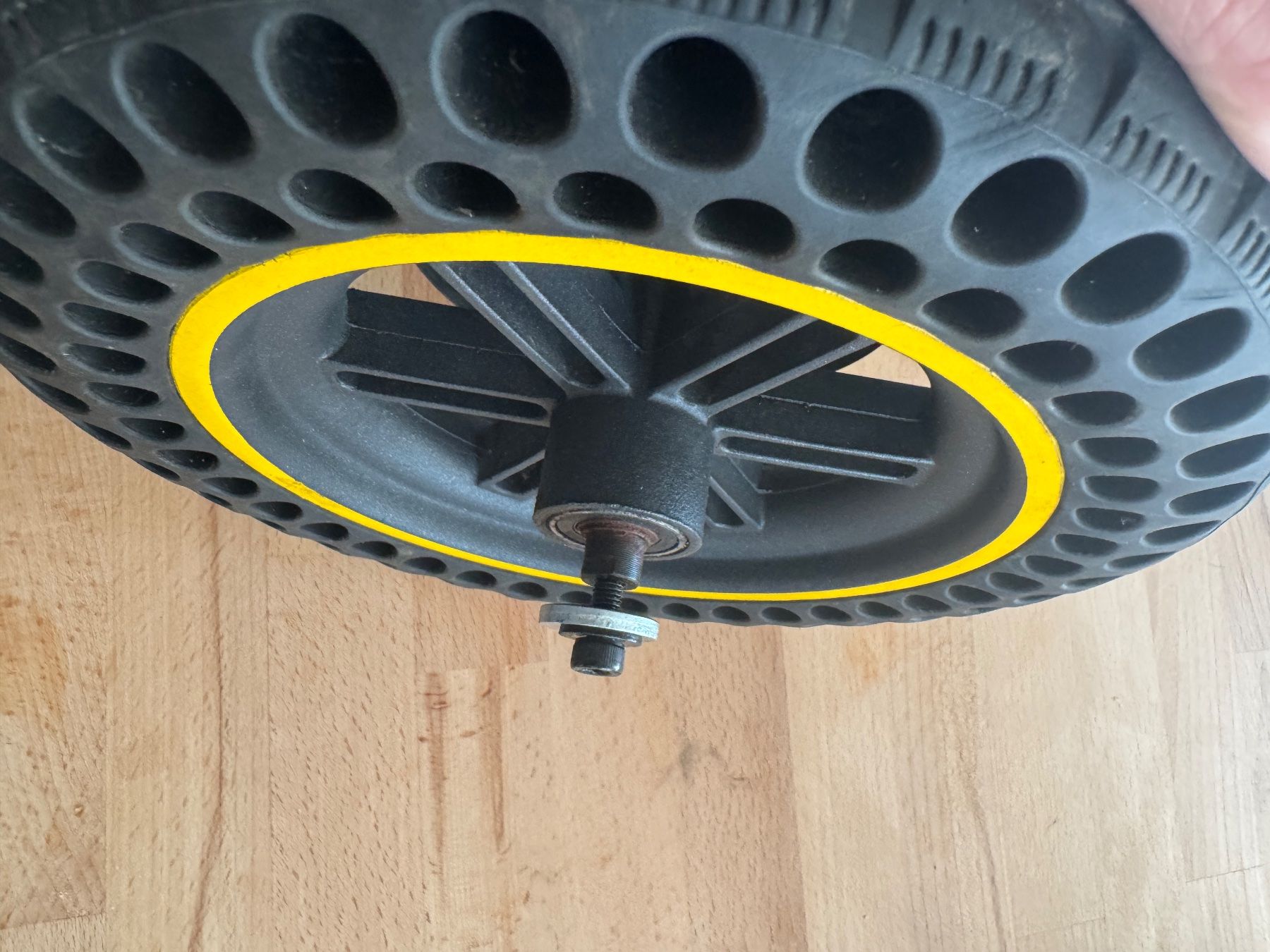 Pneumatici & Ruote complete: Elektroroller Hinterrad 10 Zoll Scheibenbremsensatz – Usato da Wädenswil venduto da nam_k8dc 2