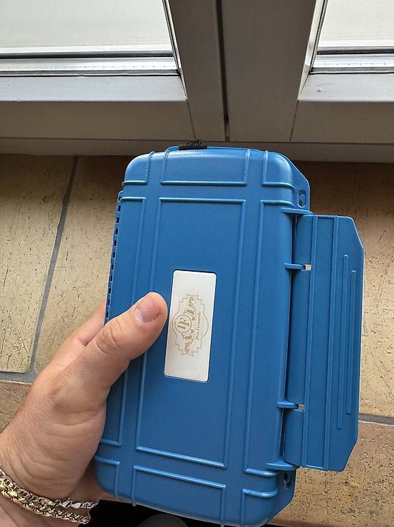 Humidor per sigari: Reishumidor mit Zigarren und Schneider  – Usato da Seuzach venduto da Wolf936 2