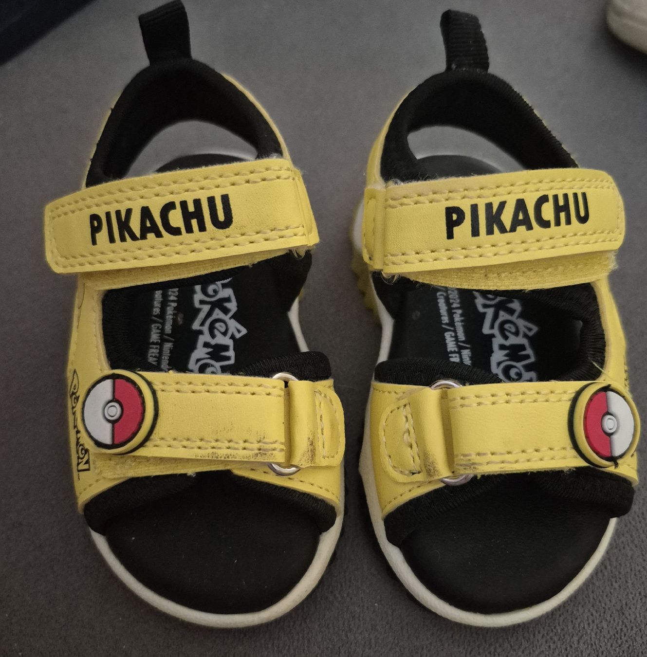 Primark Scarpe per ragazzi: Kindersandalen Pikachu/Pokémon, Gr. 19 – Nuovo (secondo la descrizione) da Schmitten FR venduto da Sam2525 1