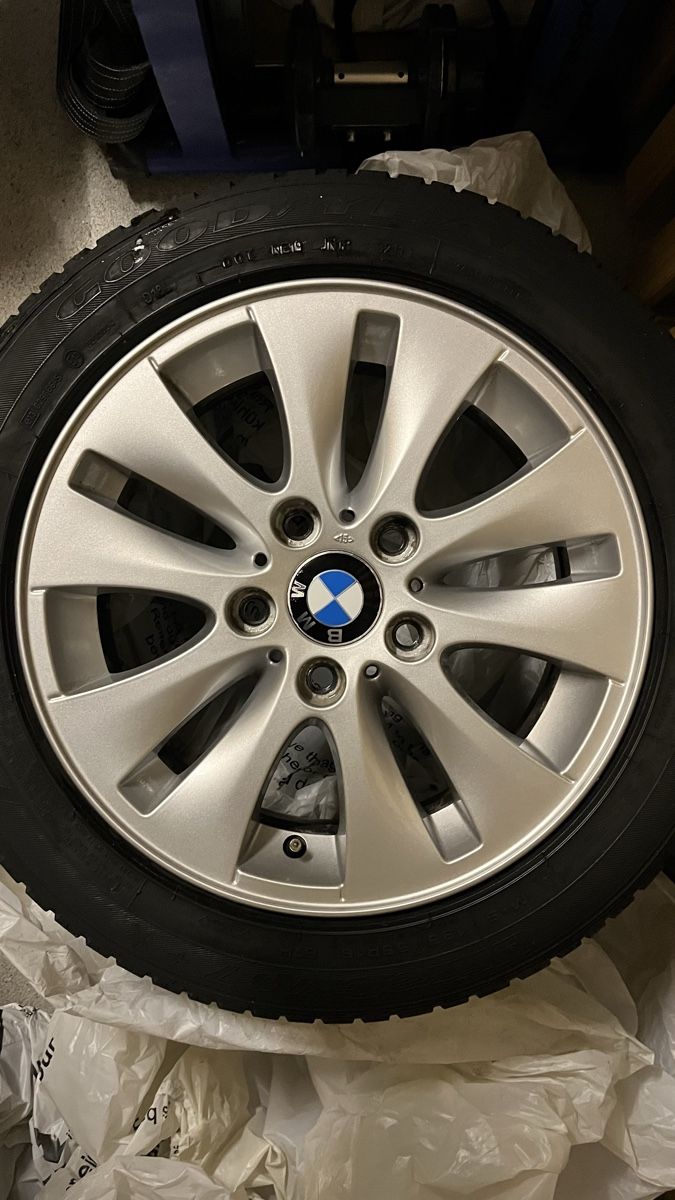 BMW Pneumatici & Ruote complete: 16" BMW Styling 229 V-Speiche 1er E87 E88 E81 E82 – Usato da Cham venduto da tgizug 2