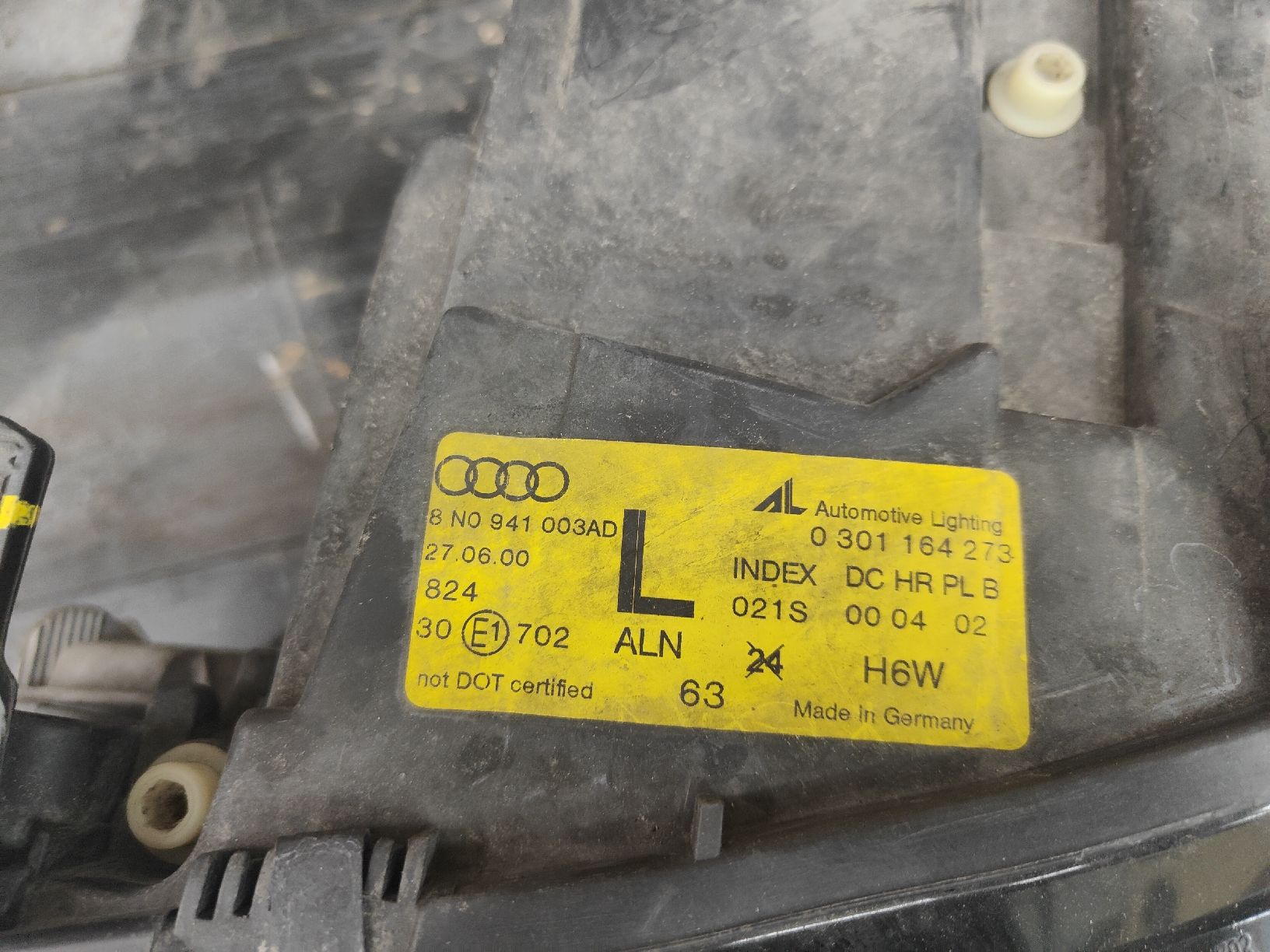 Audi Fari: Audi TT Scheinwerfer Original  – Usato da Egnach venduto da MAKIdesign 1