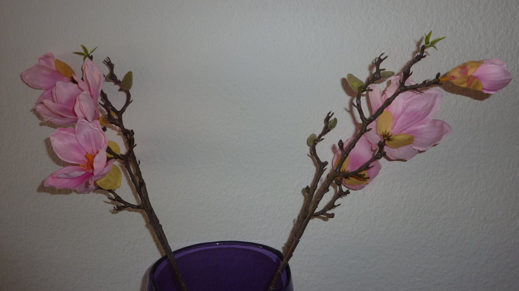 Vasen & Gefässe: vase mit 2 künstlichen blumen – Gebraucht aus Füllinsdorf von pmarkus 3