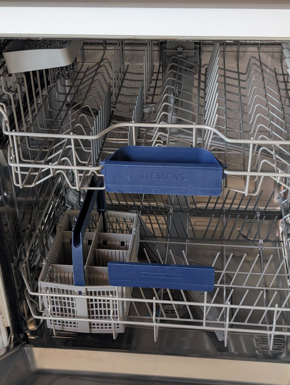 Siemens Lavastoviglie: Siemens Dishwasher SD6P1S – Usato da Genève venduto da ssc263 2