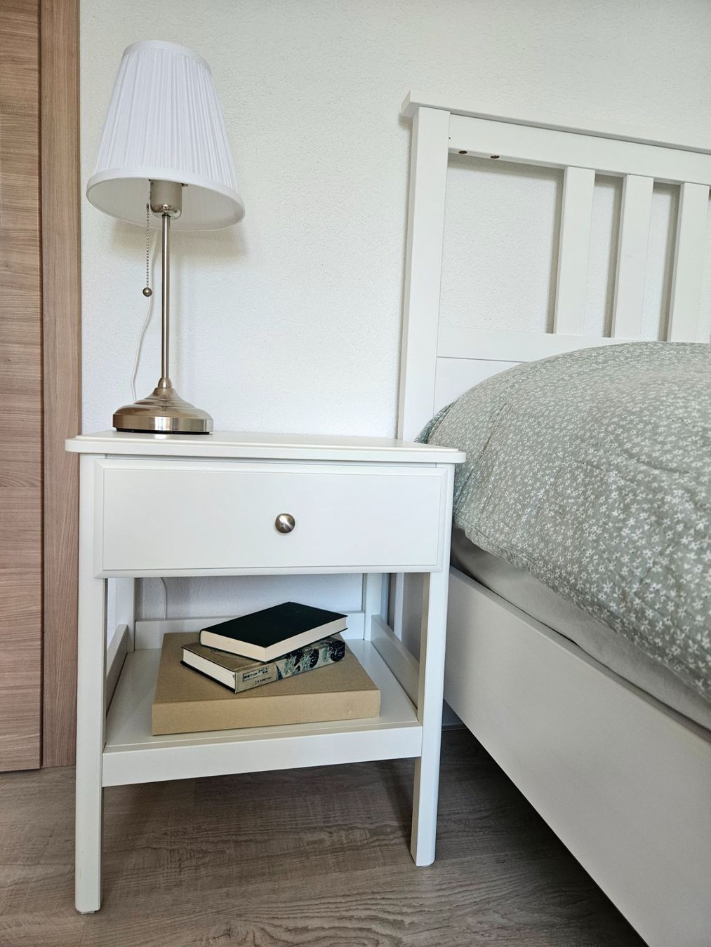 Ikea Nachttische: Ikea Nachttisch / Ablagetisch Tyssedal – Gebraucht aus Burgdorf von kat_xyr8