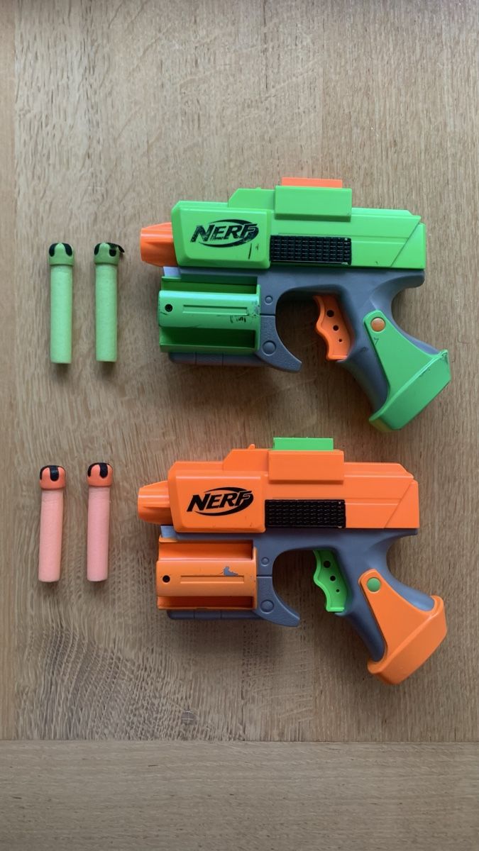 Nerf Spielzeuge: Duo nerf pistols – Gebraucht aus Châtel-St-Denis von wil_hqr7