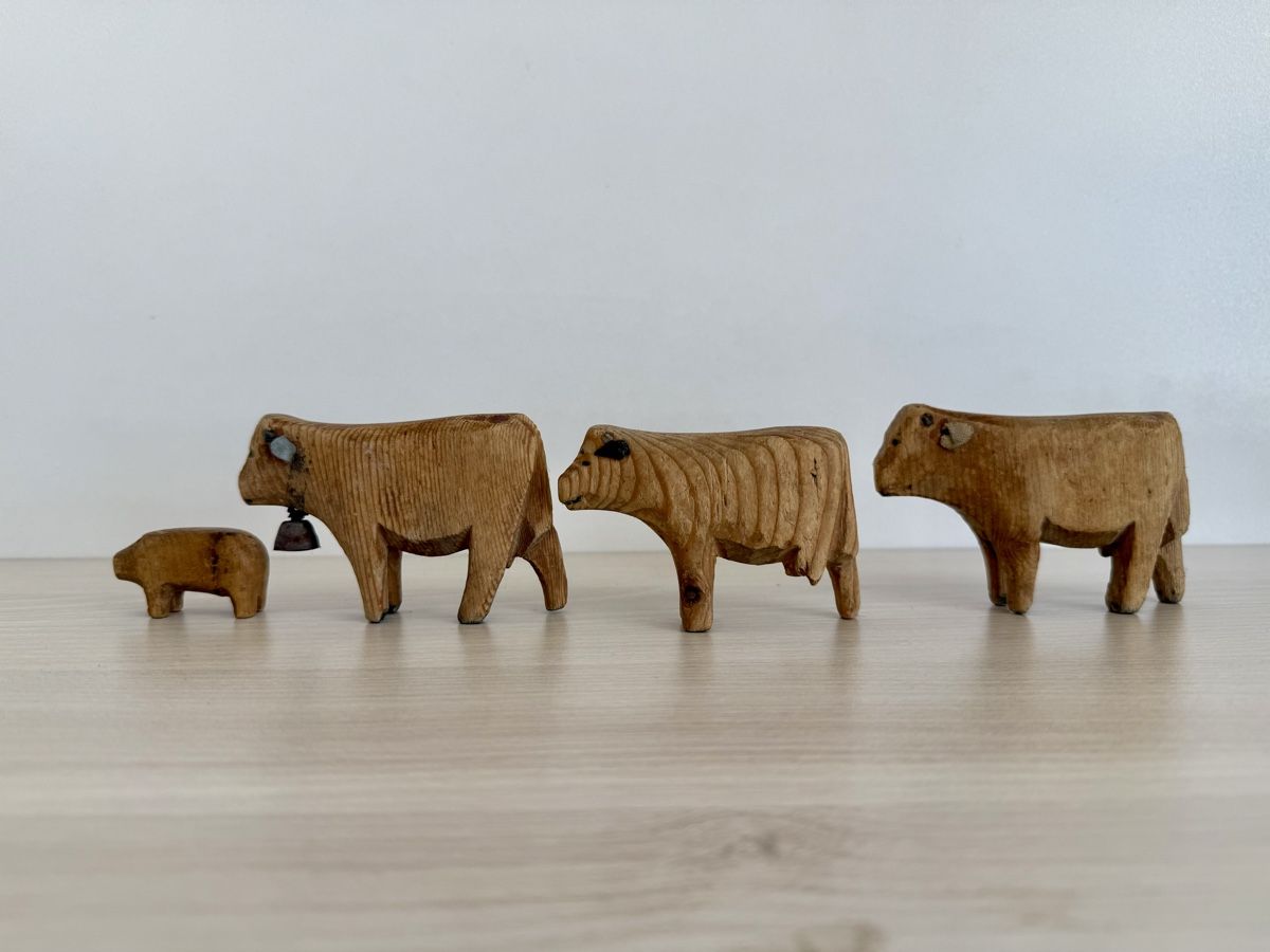 Figuren: Schöne handgeschnitzte Holzkühe – Gebraucht aus Sargans von foxtrading 5