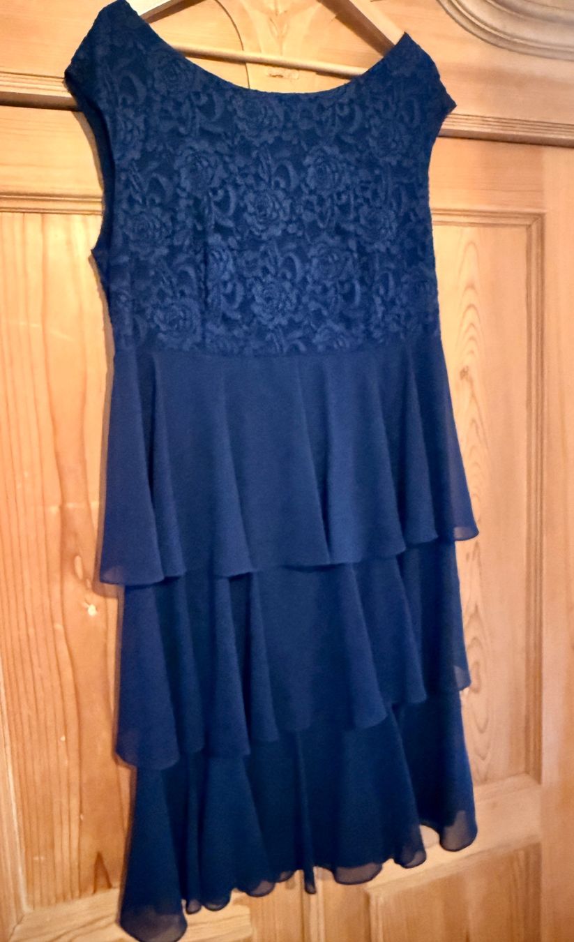 Robes: Abendkleid von SWING – Neuf (Voir description) à Mastrils par Laura8sevilla 1