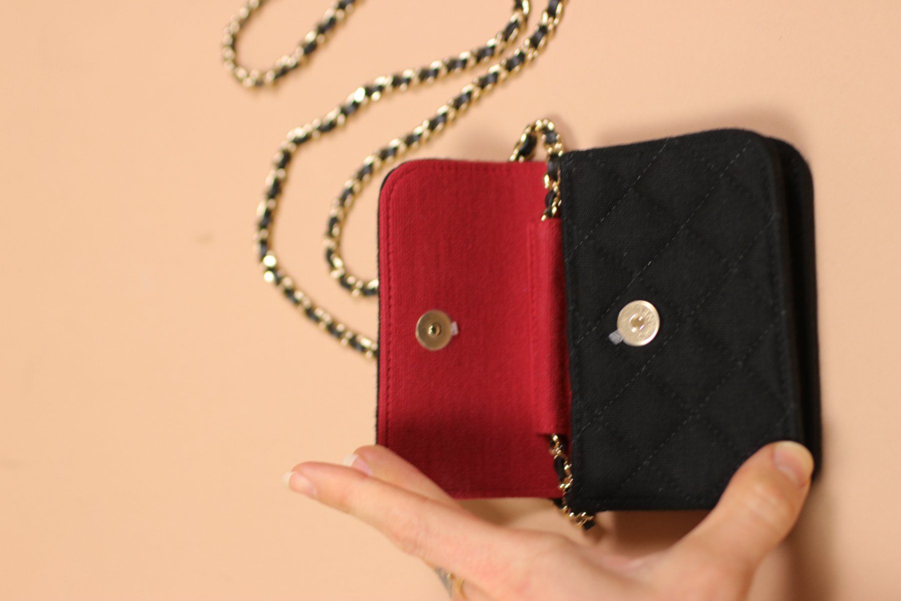 Chanel Borse da donna: 2000s CHANEL Mini Flap Bag - Black & Red Canvas – Usato da Hombrechtikon venduto da BAZ-Vintage 6