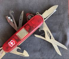 Couteau Victorinox de l’Armée Suisse 08 - Couteaux Clic