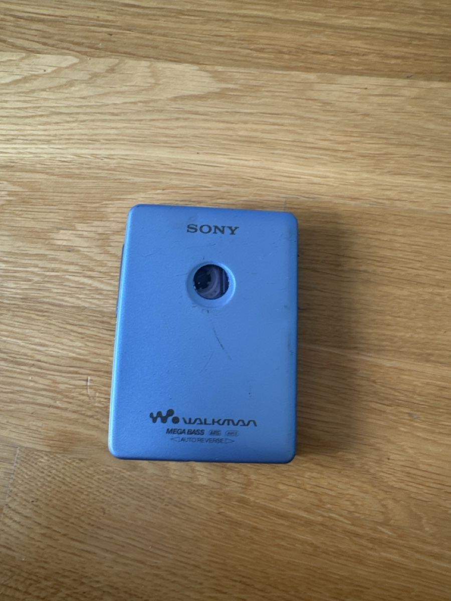 Sony Lettore multimediale portatile: SONY Walkman WM-EX2 Mega Bass Auto Reverse blau – Usato da Zürich venduto da zaz_5d69