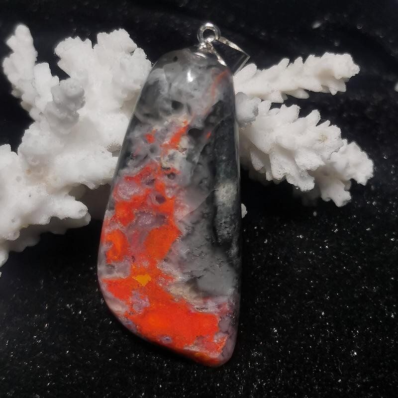 Ciondoli: Lava Flow Seam Achat Anhänger – Nuovo e nell'imballaggio originale da Walenstadt venduto da vkt_qc8d 1