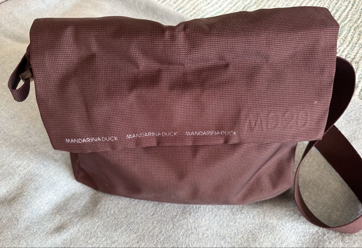 Taschen für Damen: MANDARINA DUCK MD20 Umhängetasche Polyester braun – Gebraucht aus Saas-Fee von omn_5qkz 2