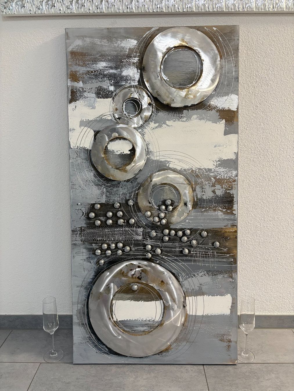 Gemälde: 60 cm breitx 120 cm hoch Acryl Gemälde Metallringe – Gebraucht aus Ottenbach von TimelessEmotions.
