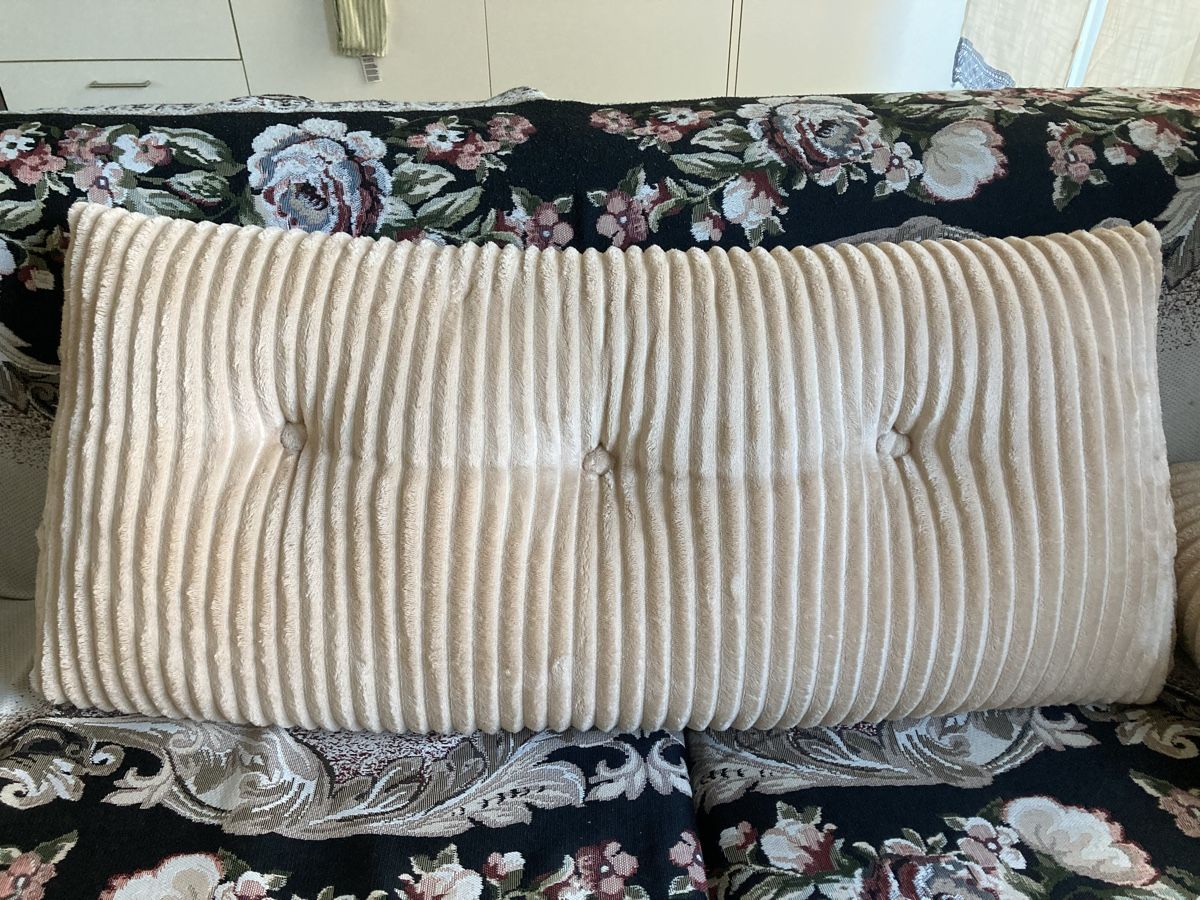 Kissen: Sofa set cushion  – Neu (gemäss Beschreibung) aus Zürich von mar_yb5j 2