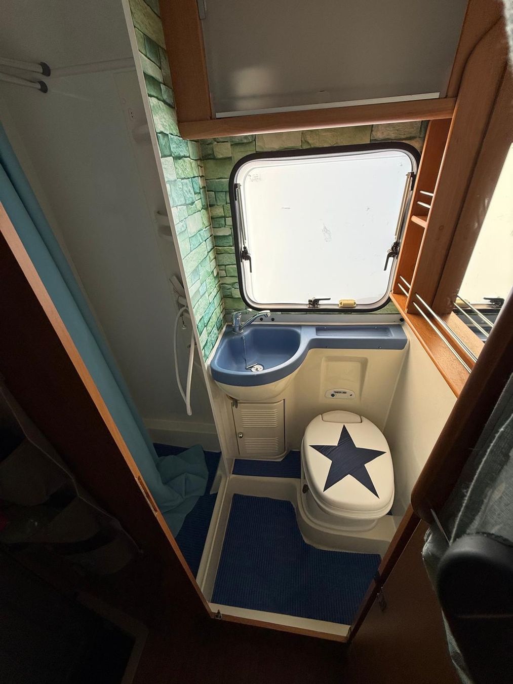 Ford Véhicules de camping: Vendo Camper 7 posti omologati – D'occasion à Bellinzona par josipovic 7