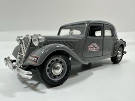 Citroën T.A. 15 cv 1:24, grau, BBURAGO