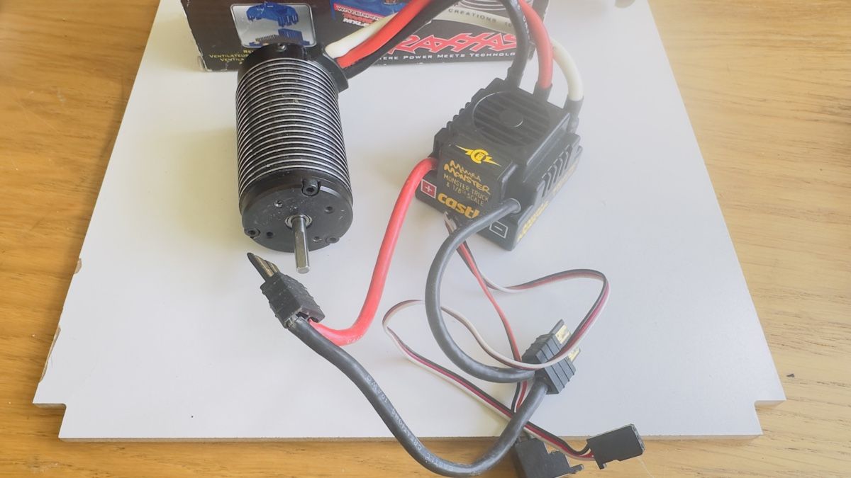 Traxxas Modellismo RC: Traxxas motor mit Esc  – Usato da Nebikon venduto da sal_pvk8 2