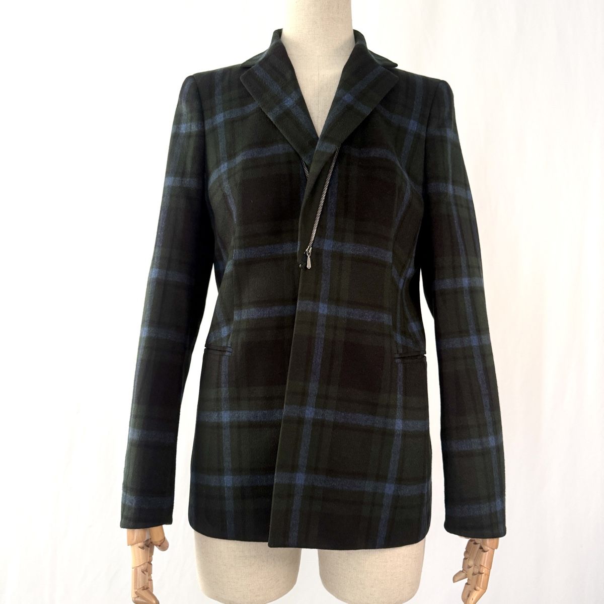 Akris Giacche: AKRIS Silk Jacket – Nuovo (secondo la descrizione) da Freienbach venduto da Avviivva_Shop