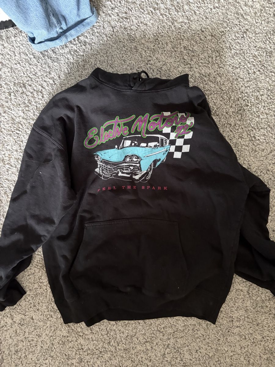 Brandy Melville Maglioni & Felpe: Brandy Melville Hoodie – Nuovo (secondo la descrizione) da Sevelen venduto da sarah_selina 1