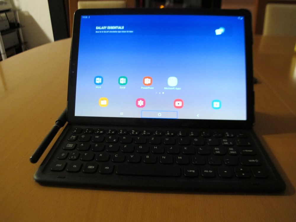 Samsung Galaxy Tab S4 SM-T830 mit Tastatur und Pen (Gebraucht) in ...