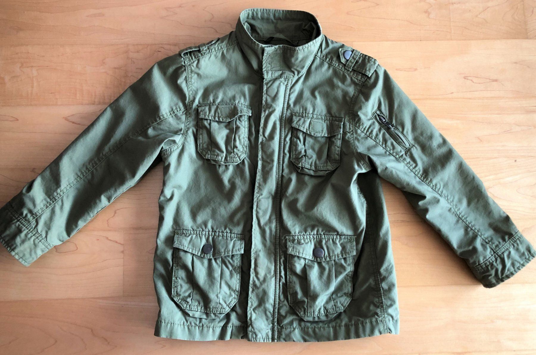 Jacken & Mäntel: Jacke Frühling olivgrün Gr. 110 – Gebraucht aus Flawil von savoypremium
