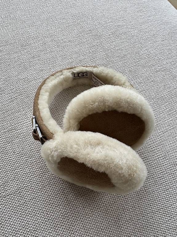 Copricapi, berretti & cappellini: Ugg Ohrwärmer – Usato da Uster venduto da hanna99