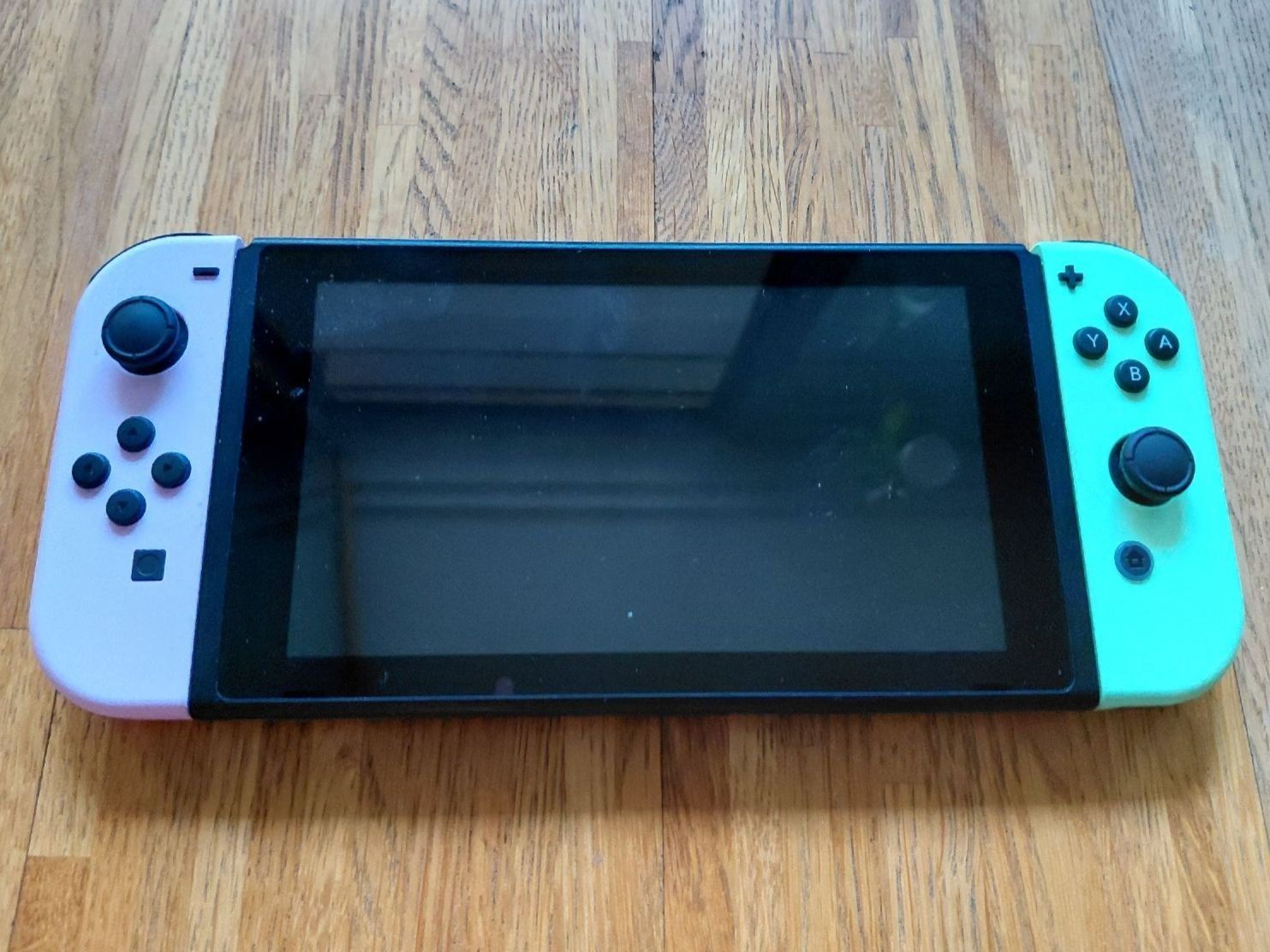 Nintendo Console: Nintendo Switch inkl. Dock und Netzteil – Usato da Zürich venduto da poeschoo 2