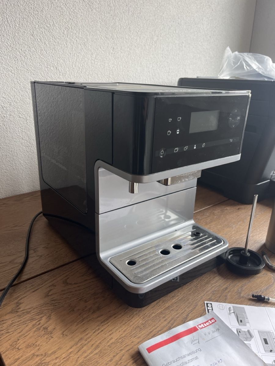 Miele Macchine per caffè & Macchine per espresso: Kaffeevollautomat Miele CM 6300 – Usato da Ermensee venduto da lev_7yh6 3