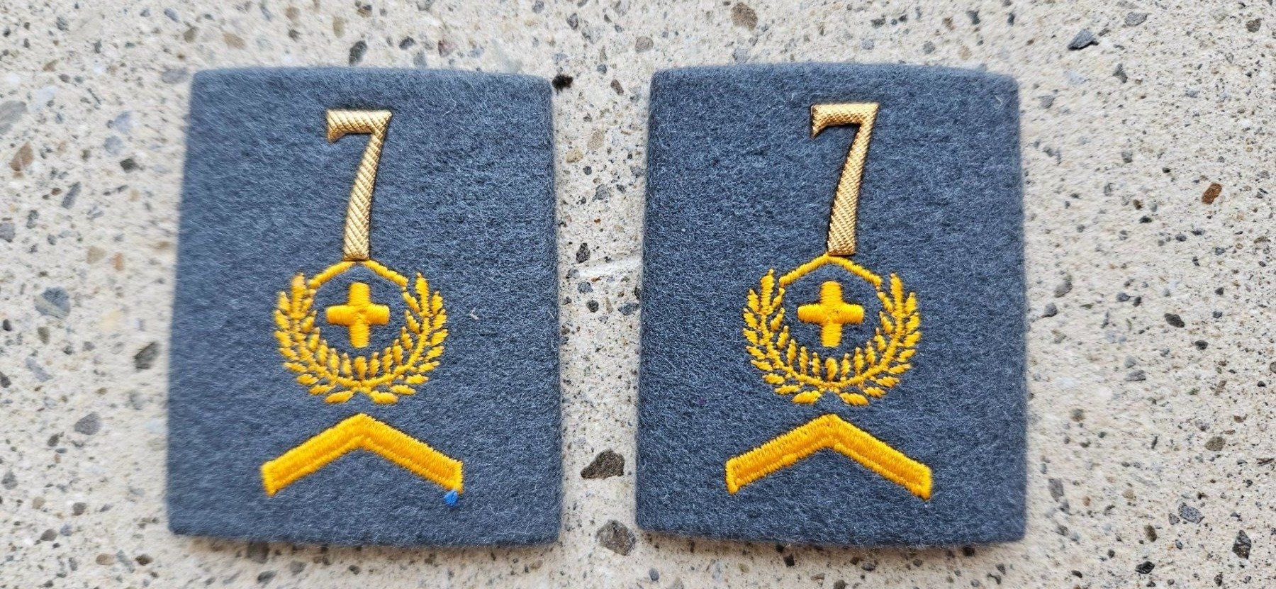 Schweizer Armee Placchette & Badge: *** Patten /Schulterschlaufen mit Nummer *** – Usato da Riedholz venduto da fr_sIruP