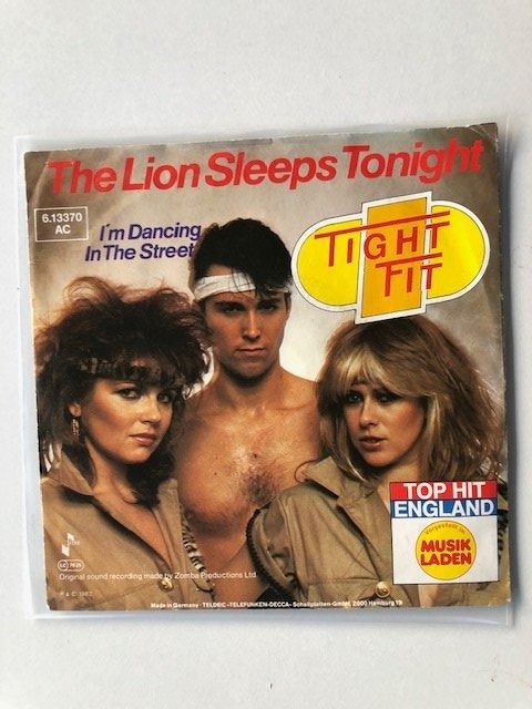 : Tight Fit – Gebraucht aus Aarwangen von Jukebox3