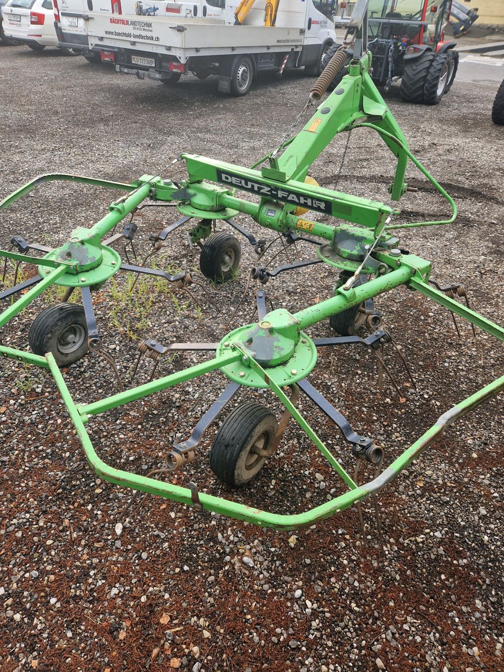 Tutte le macchine: Kreiselheuer Deutz Fahr  KH 2.44 DN – Usato da Menznau venduto da 6122 5