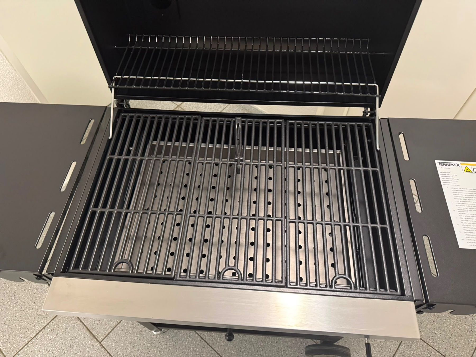 Grills: Fabrikneu  Tenneker   Holzkohlengrill – Gebraucht aus Tuggen von Nikihaushaltsgeraete 5