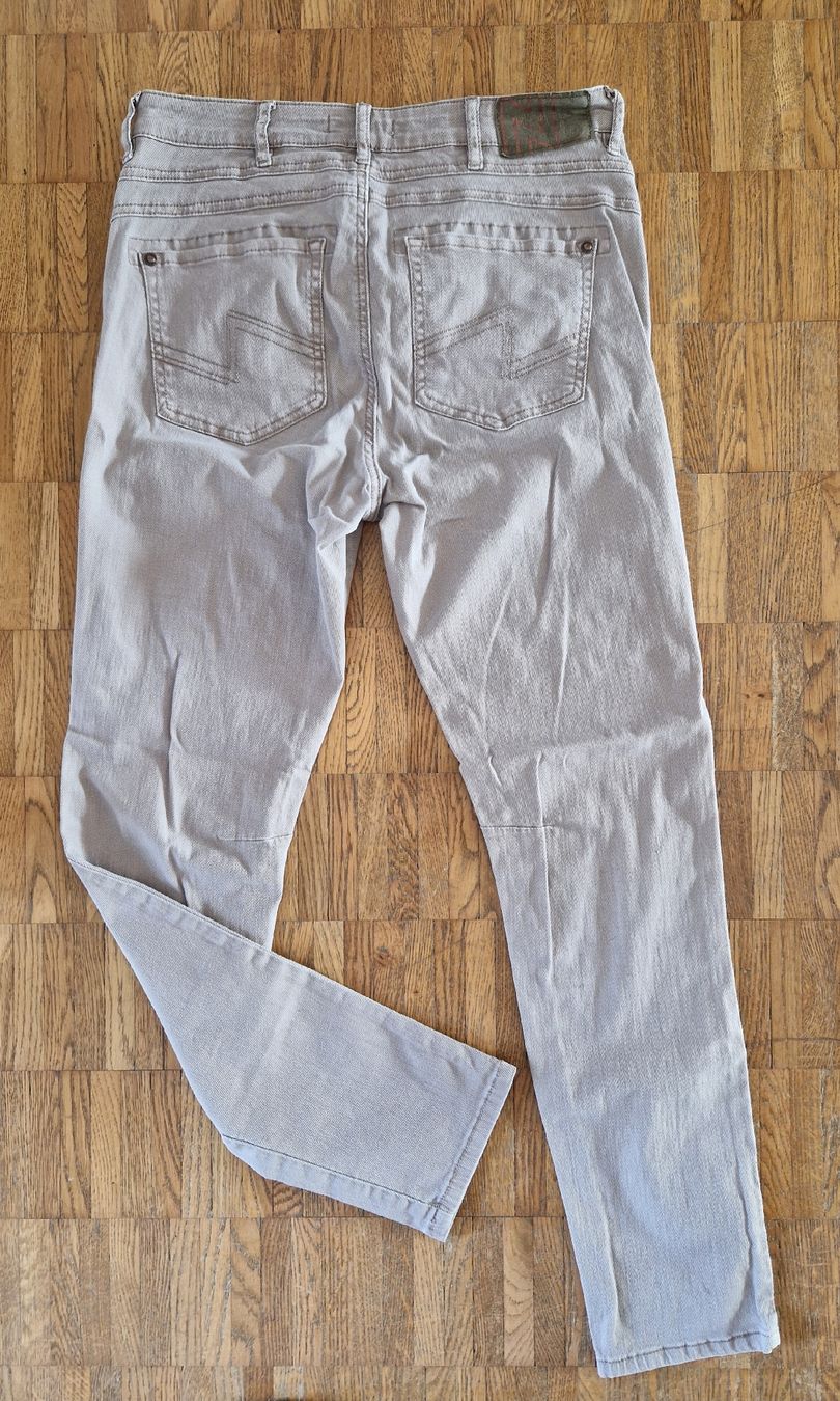 Nile Jeans: NILE Taperet-Jeans, Gr. S+  Beige – Usato da Kloten venduto da somsing 2