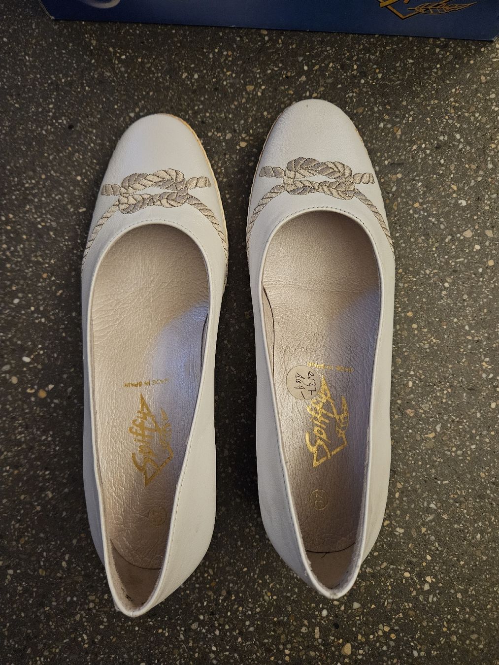 Scarpe da donna: Spiffy Damenschuhe Grösse 37 weiss Leder  – Nuovo (secondo la descrizione) da Anwil venduto da tamoos 1