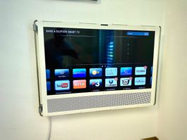 B&O Beoplay V1-40 Smart TV LCD Wandhalterung + Apple TV 4K