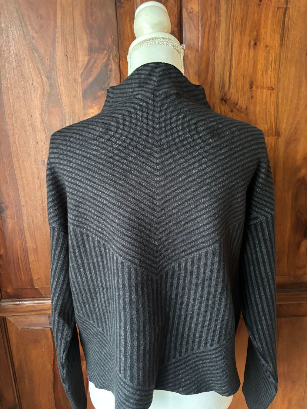 Pullover & Sweatshirts: TAHARI Pullover neu – Neu (gemäss Beschreibung) aus Merishausen von yourdream 2