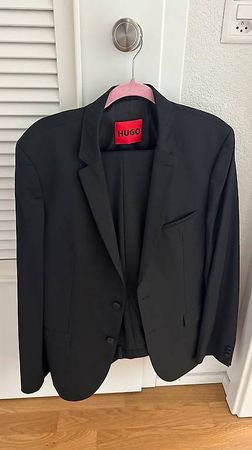 Hugo Boss schwarzer Anzug