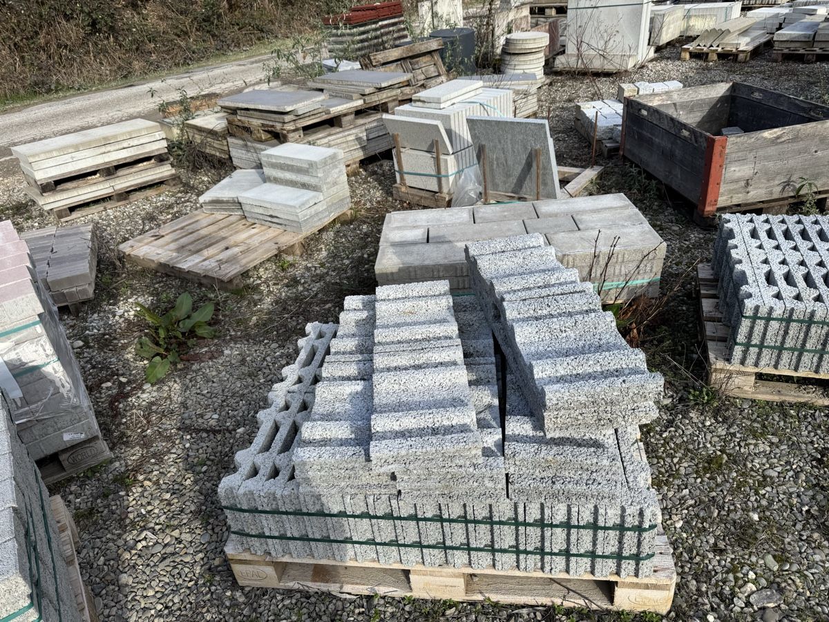 Rivestimenti per pavimenti: Diverse Betonbodenbeläge – Nuovo (secondo la descrizione) da Aesch BL venduto da strawberry. 3
